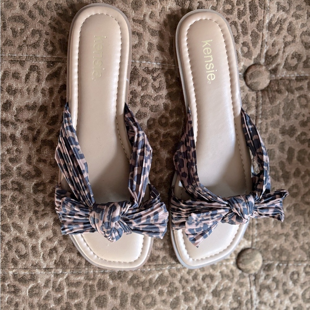 Kensie Women's Patterned Sandals with Bow